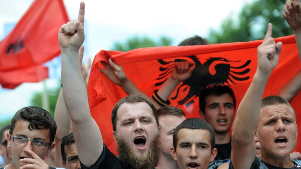 EKTAKTO! Χάος στα Σκόπια – Τελεσίγραφο Αλβανών: «Θα μποϊκοτάρουμε το δημοψήφισμα για το όνομα» – Στον αέρα οι διαπραγματεύσεις